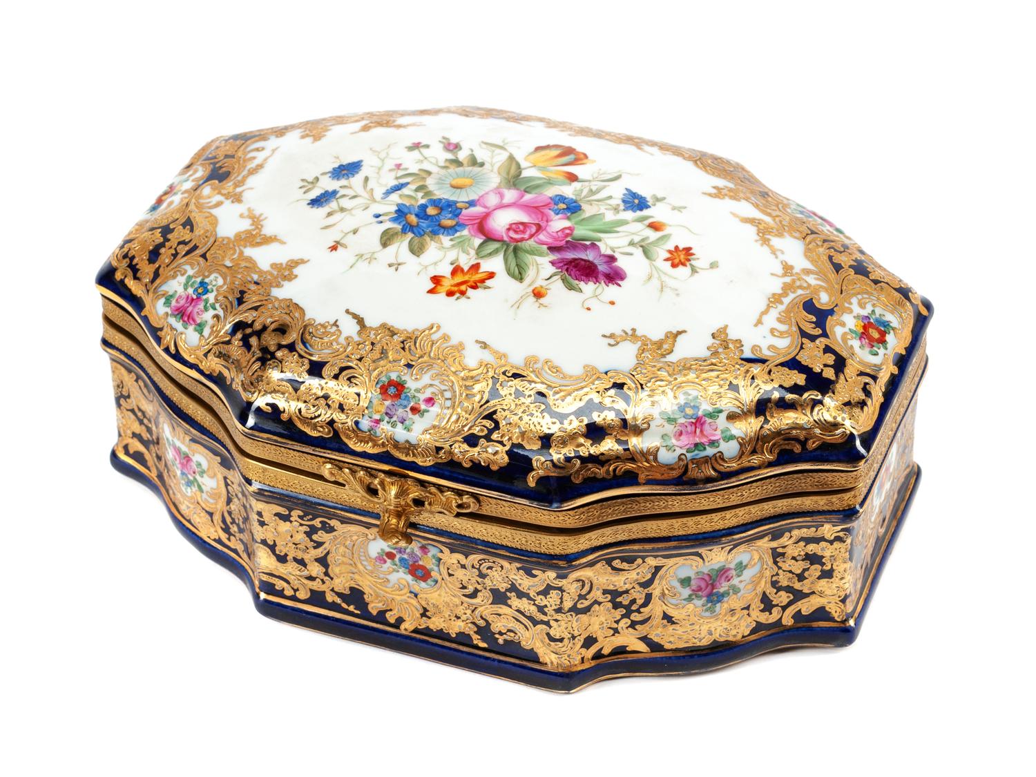 A Sèvres Style Porcelain Box