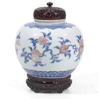 A Chinese underglaze blue and red porcelain jar 清花釉里红三多罐 18th century ????