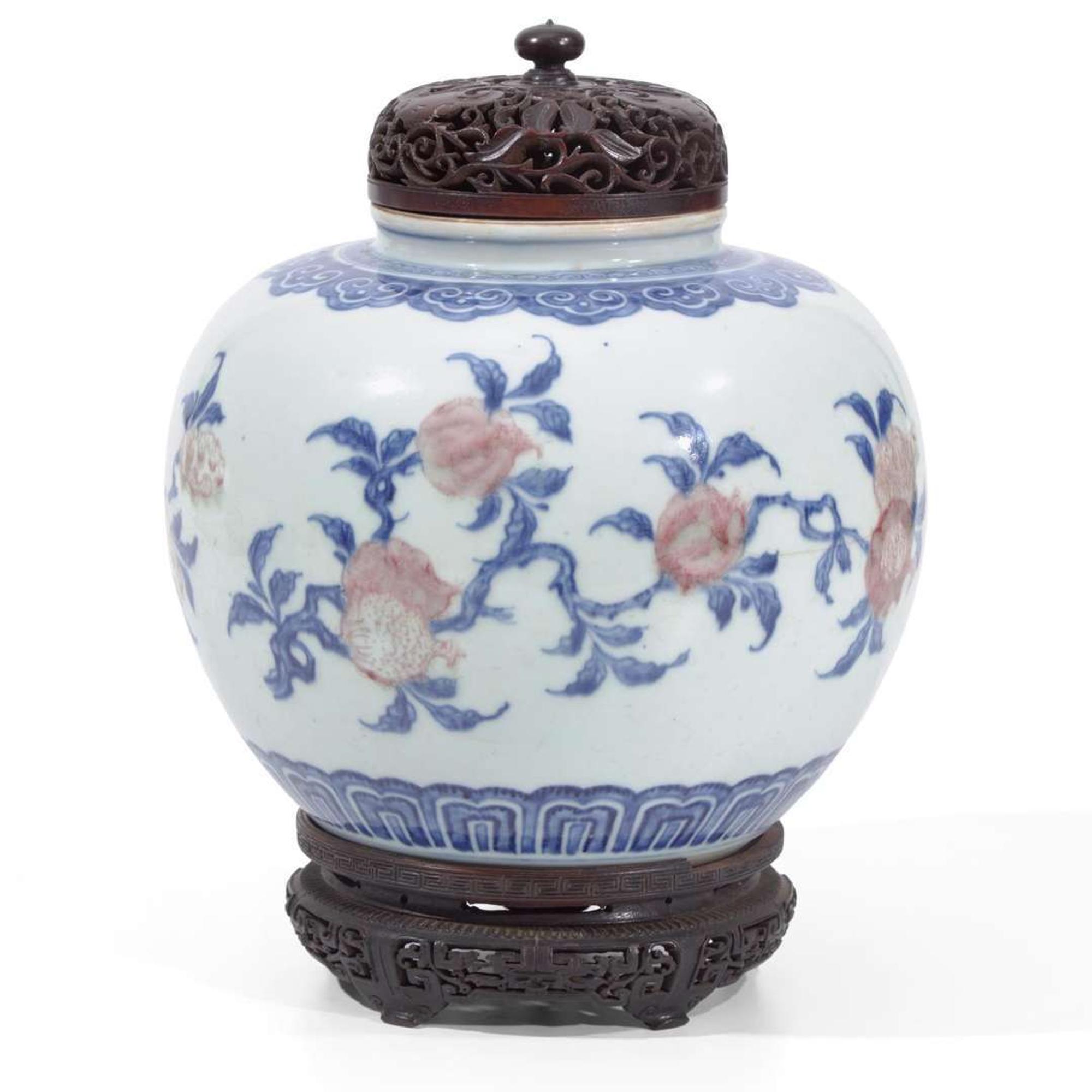 A Chinese underglaze blue and red porcelain jar 清花釉里红三多罐 18th century ????