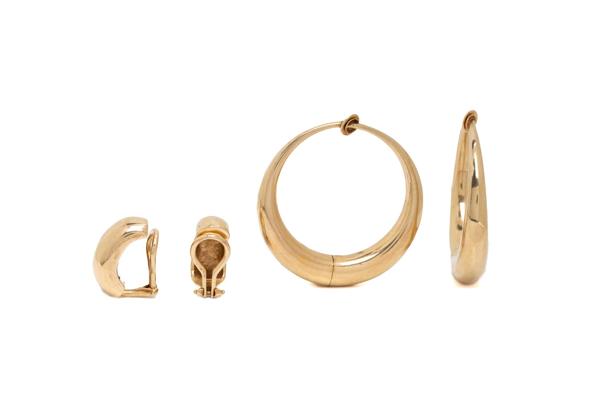COLLECTION OF YELLOW GOLD EARRINGS