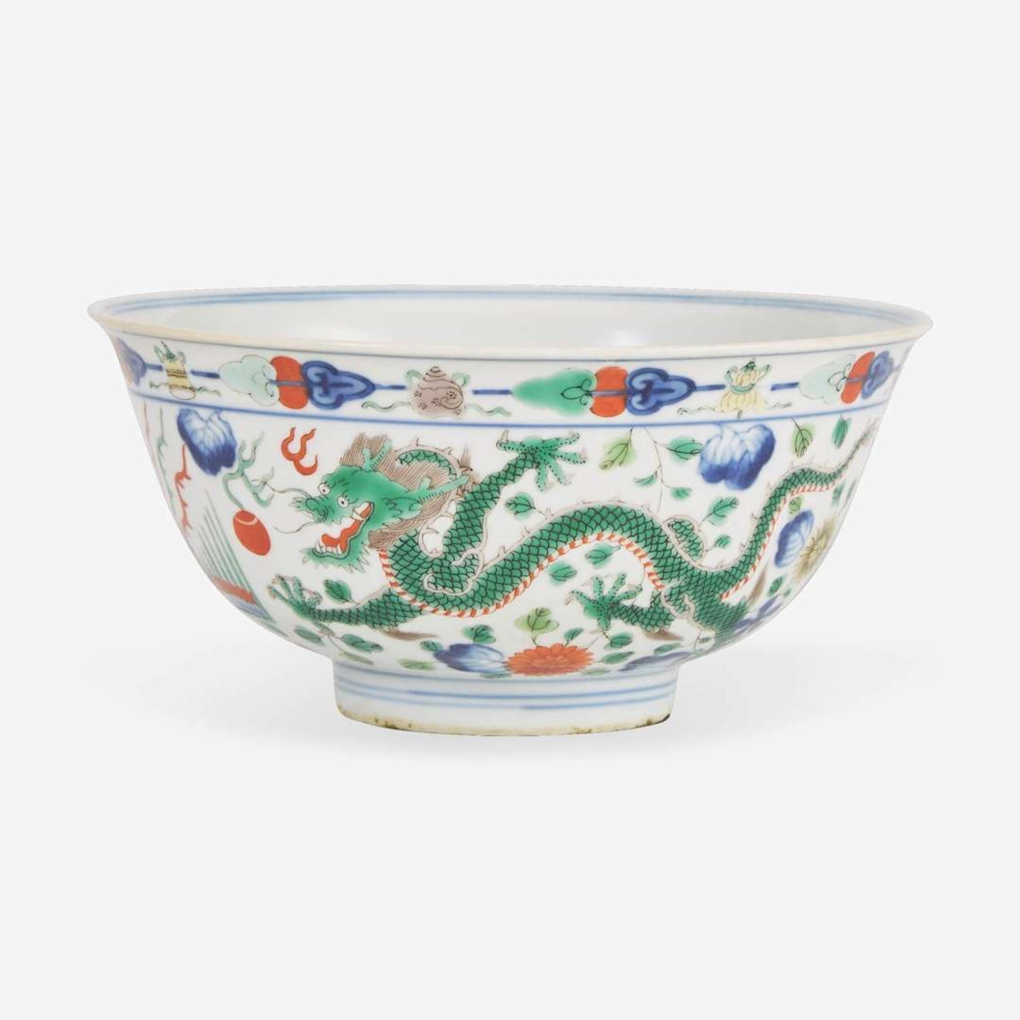 A Chinese wucai-decorated "Dragon and Phoenix" porcelain bowl 五彩龙凤碗 Qianlong six-character seal mark and of the period ????? ? ??
