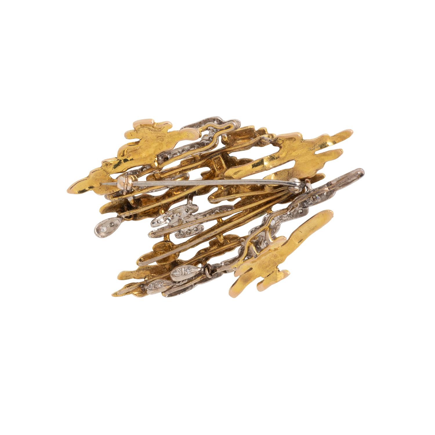 BICOLOR GOLD AND DIAMOND BROOCH