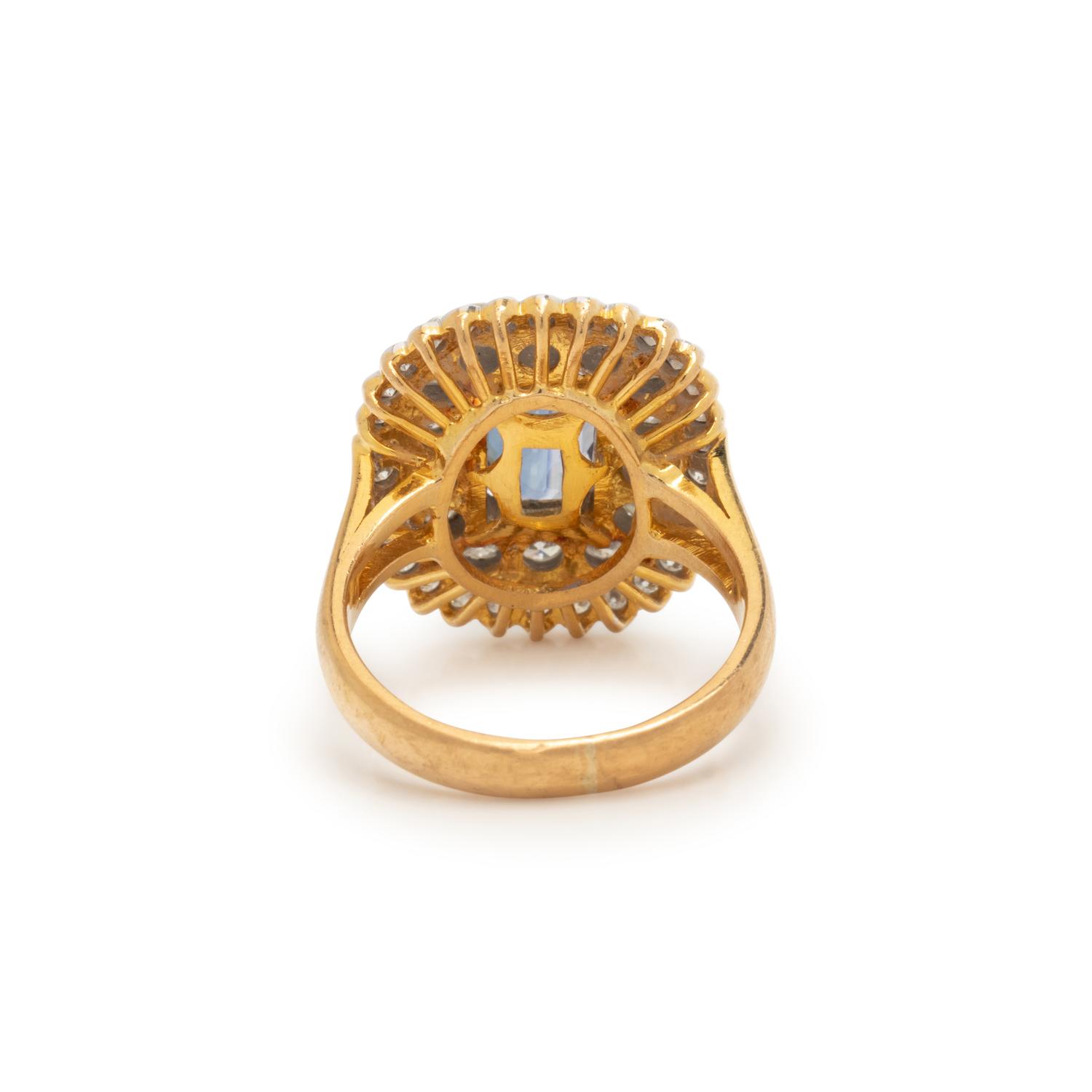 SAPPHIRE AND DIAMOND RING