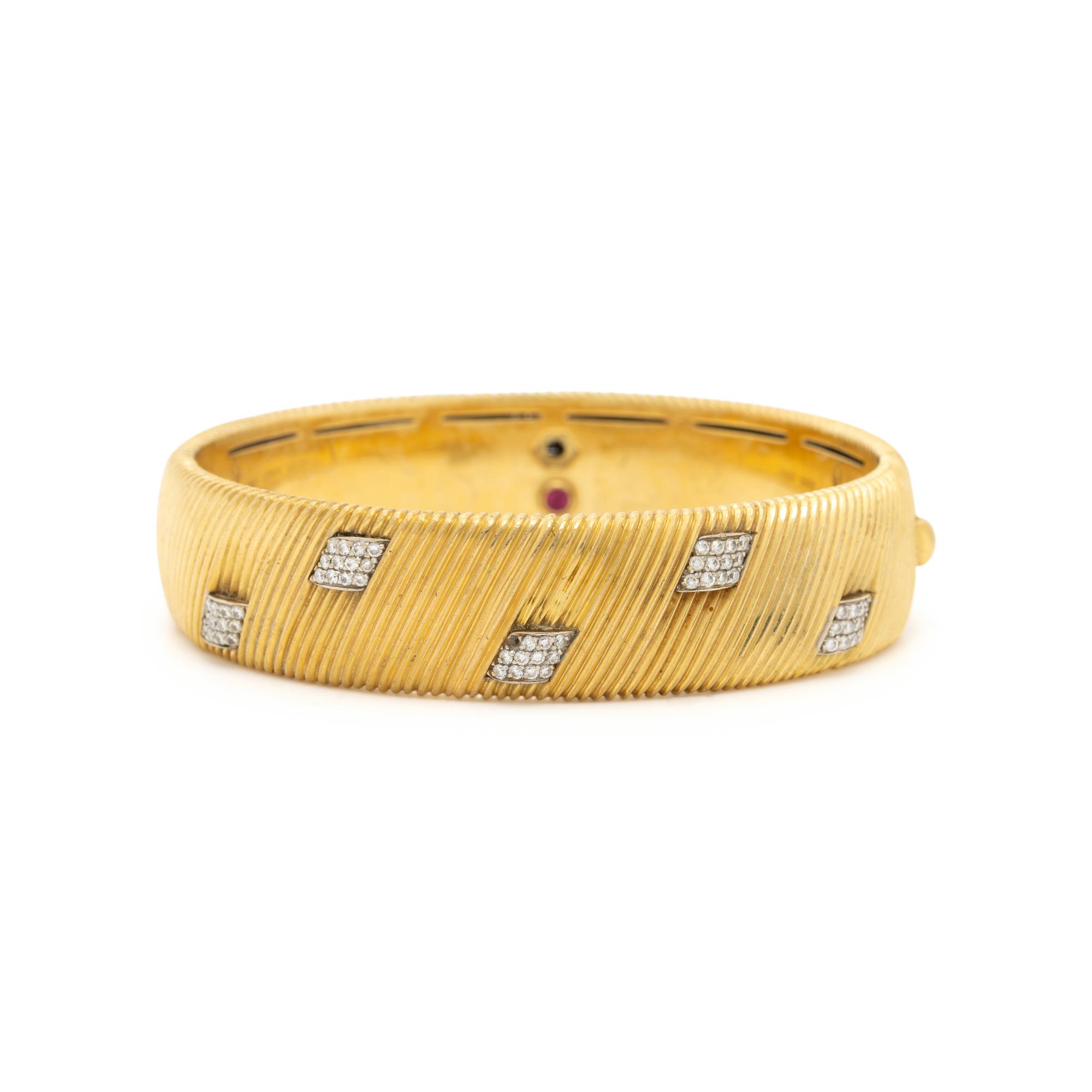 ROBERTO COIN, BICOLOR GOLD AND DIAMOND BANGLE BRACELET