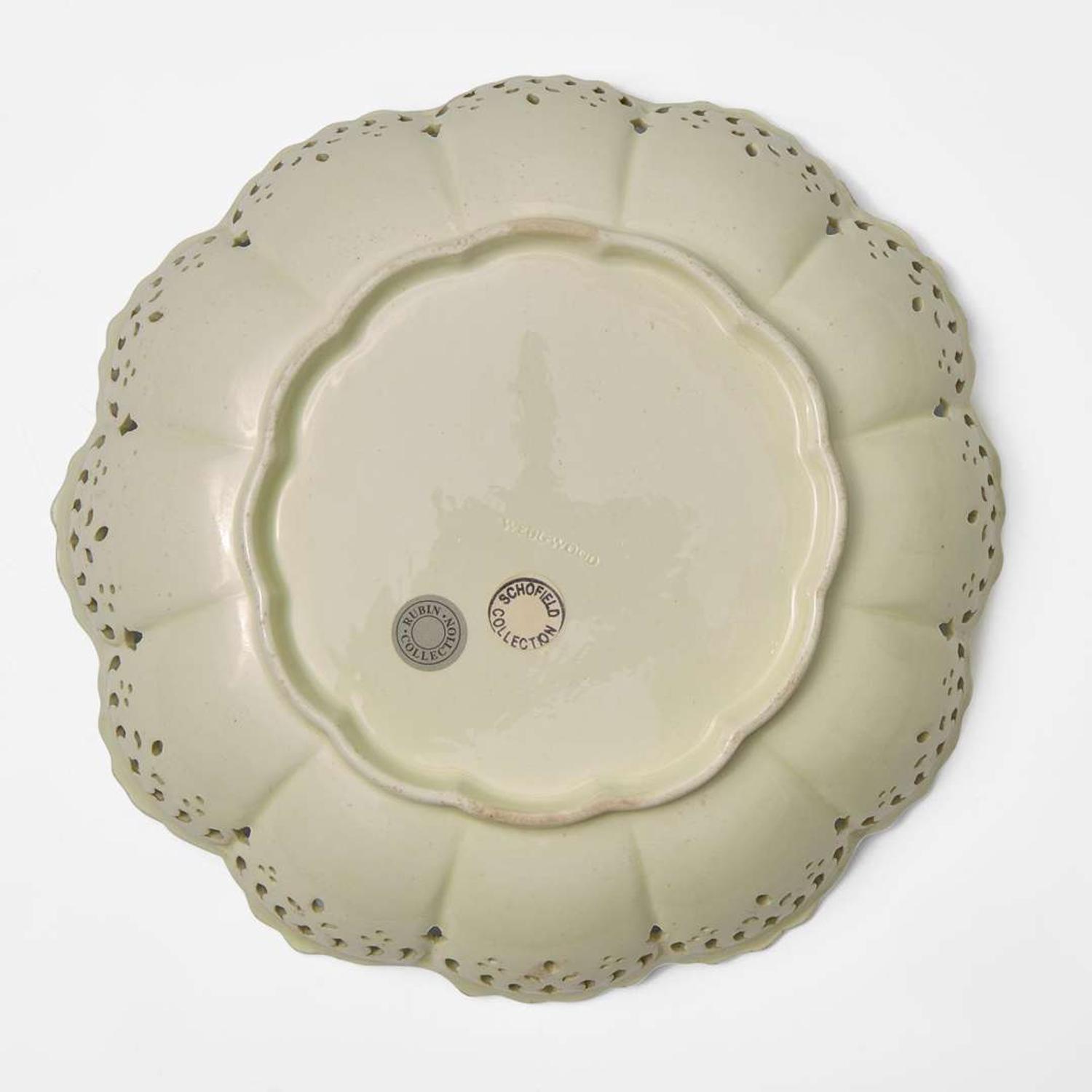 A Wedgwood Pierced Queensware Bowl UK, circa 1790