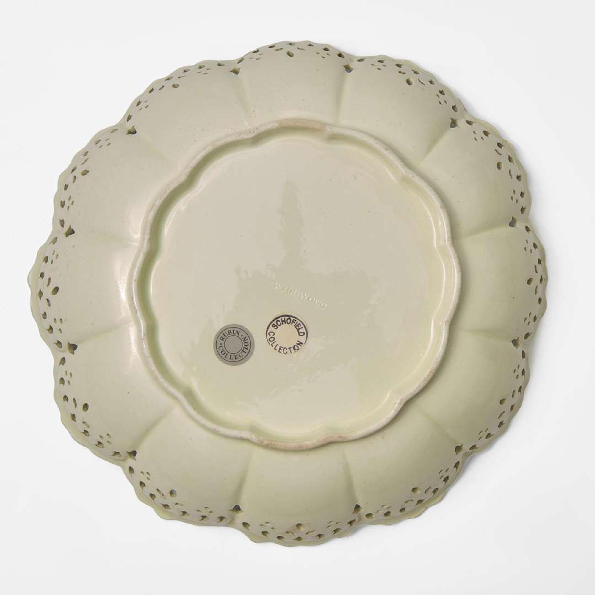 A Wedgwood Pierced Queensware Bowl UK, circa 1790