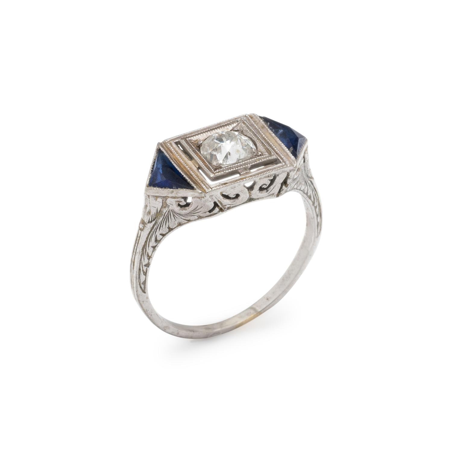 DIAMOND AND SYNTHETIC SAPPHIRE RING