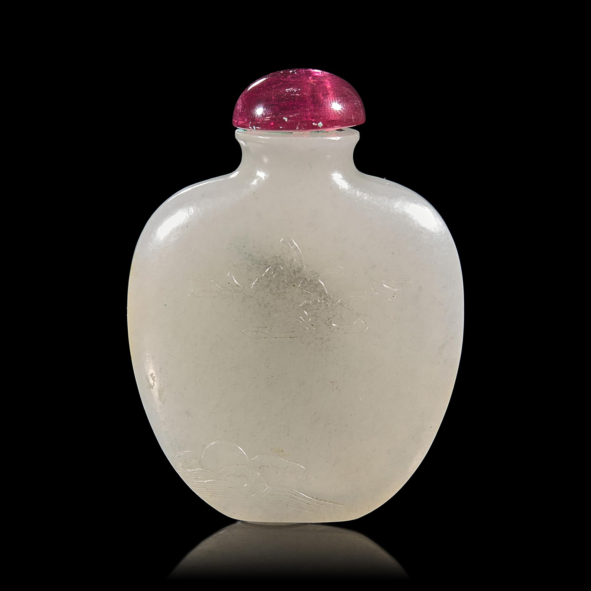 A Chinese Carved Jade "Bat" Snuff Bottle, 18th-19th Century