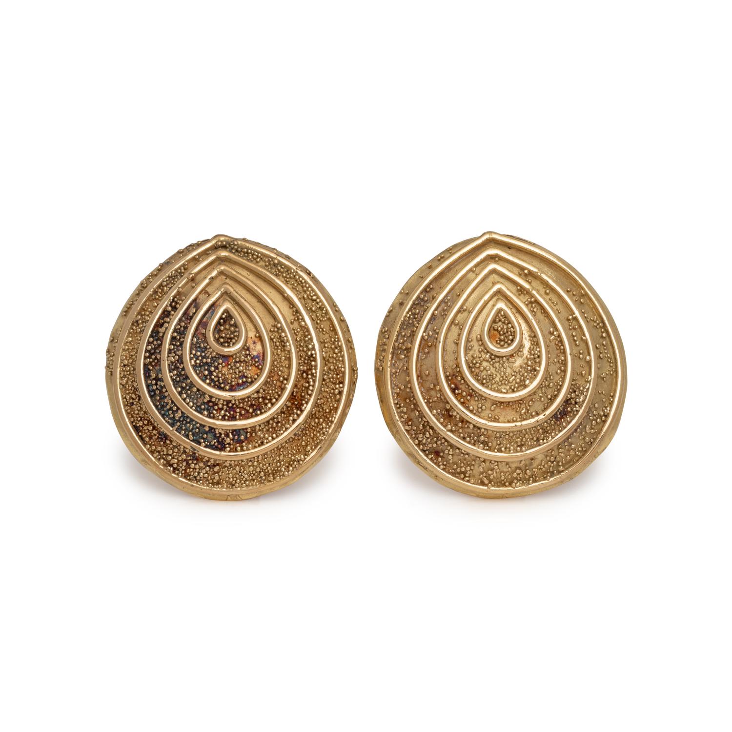 ELIZABETH GAGE, YELLOW GOLD EARCLIPS
