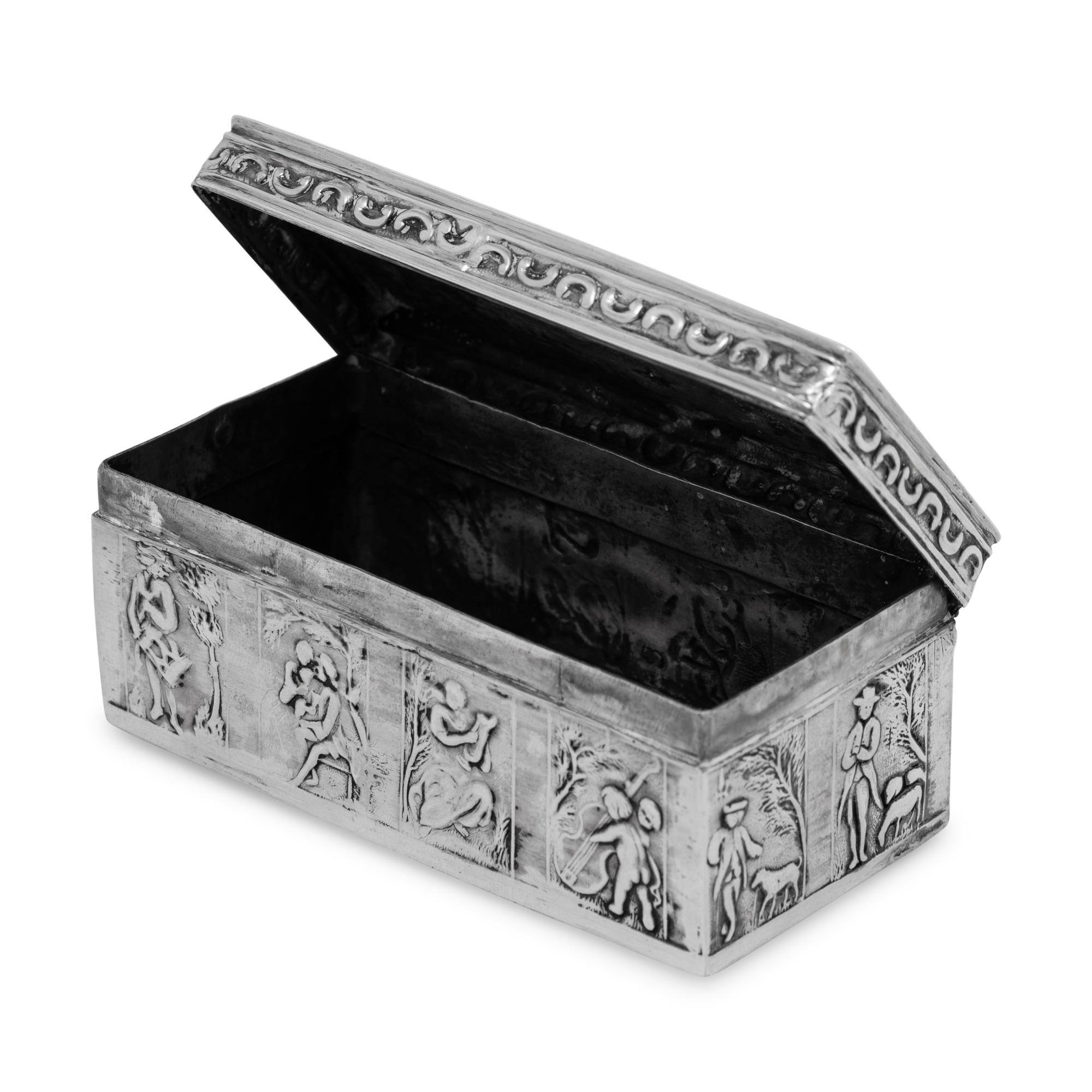 A Dutch Silver Snuff Box