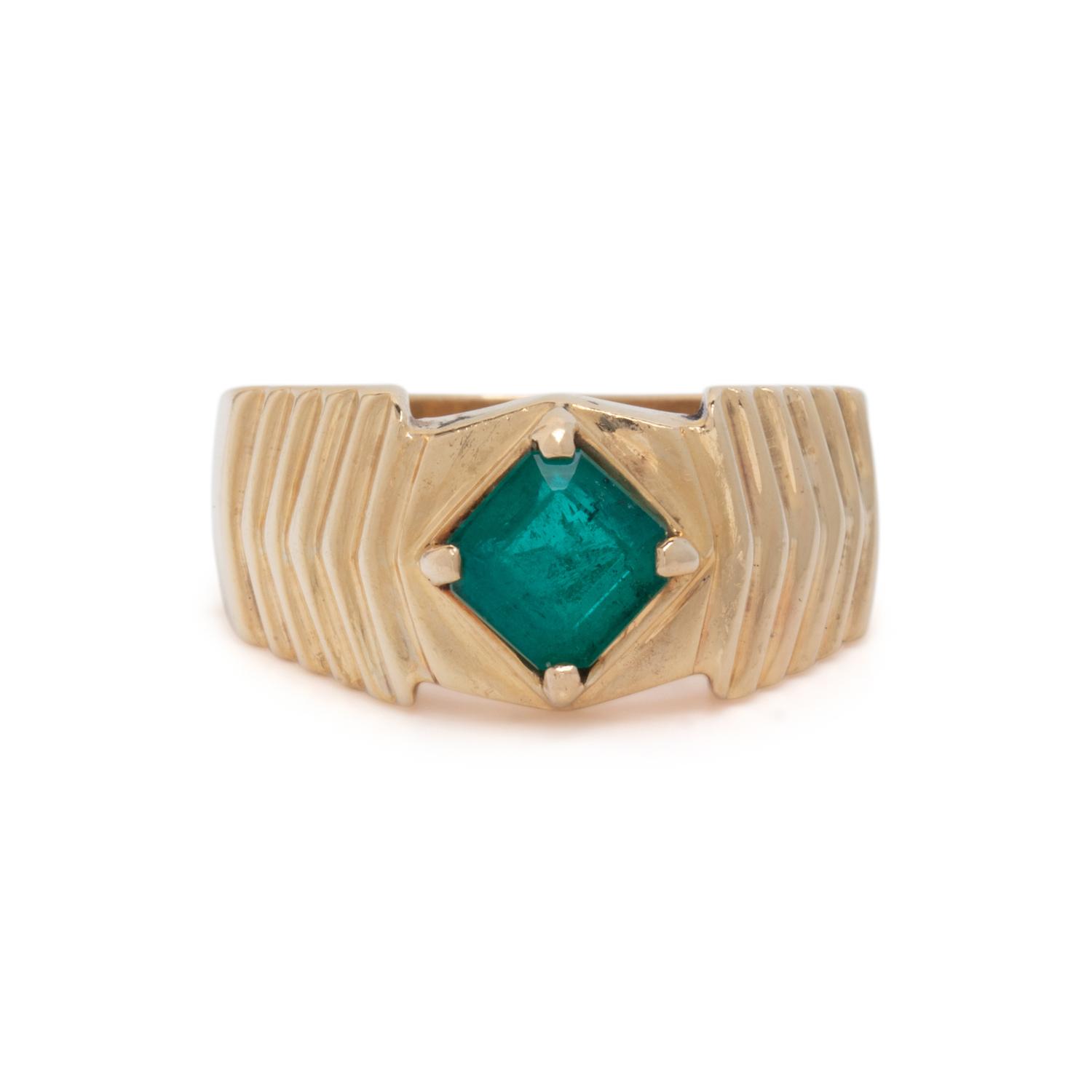 YELLOW GOLD AND EMERALD RING