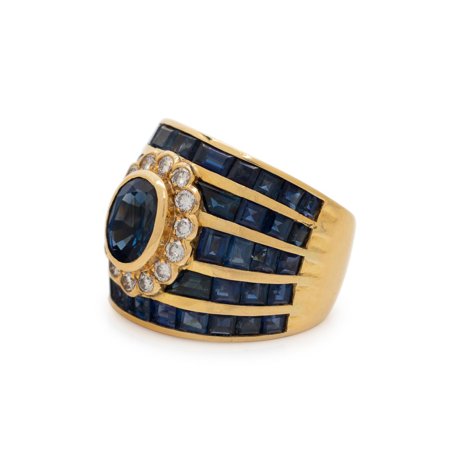 SAPPHIRE AND DIAMOND RING