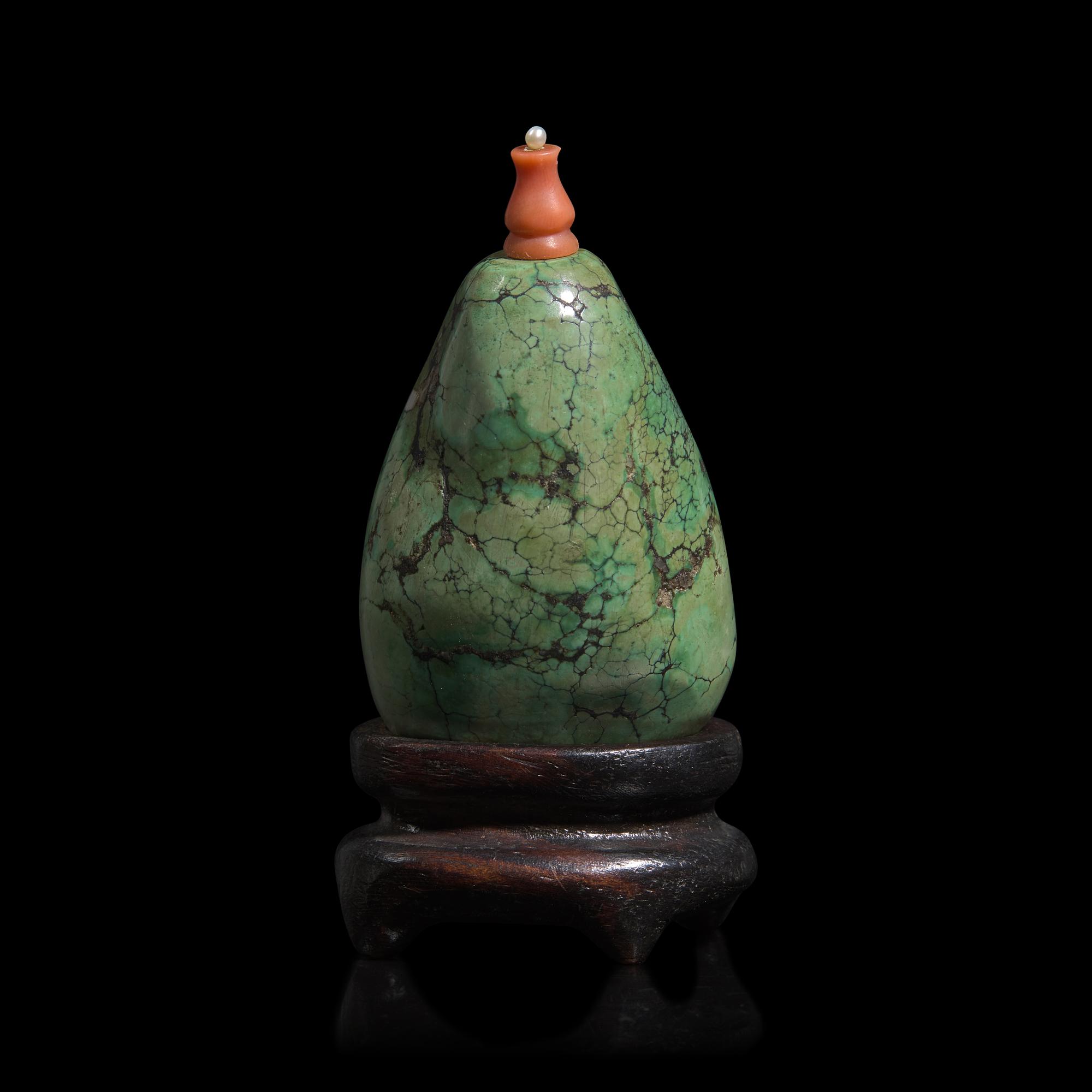 A Chinese Turquoise Pebble Snuff Bottle, 18th/19th Century