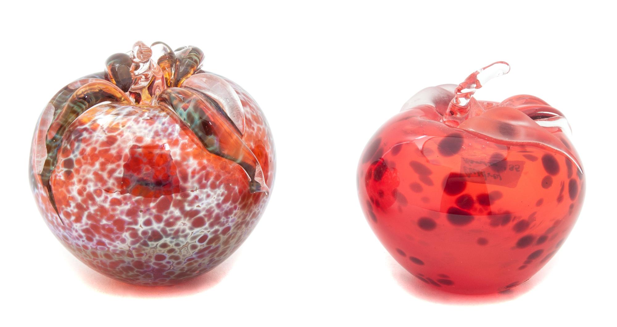 Two American Glass Sculptures Height of taller 3 inches — AUDREY HANDLER