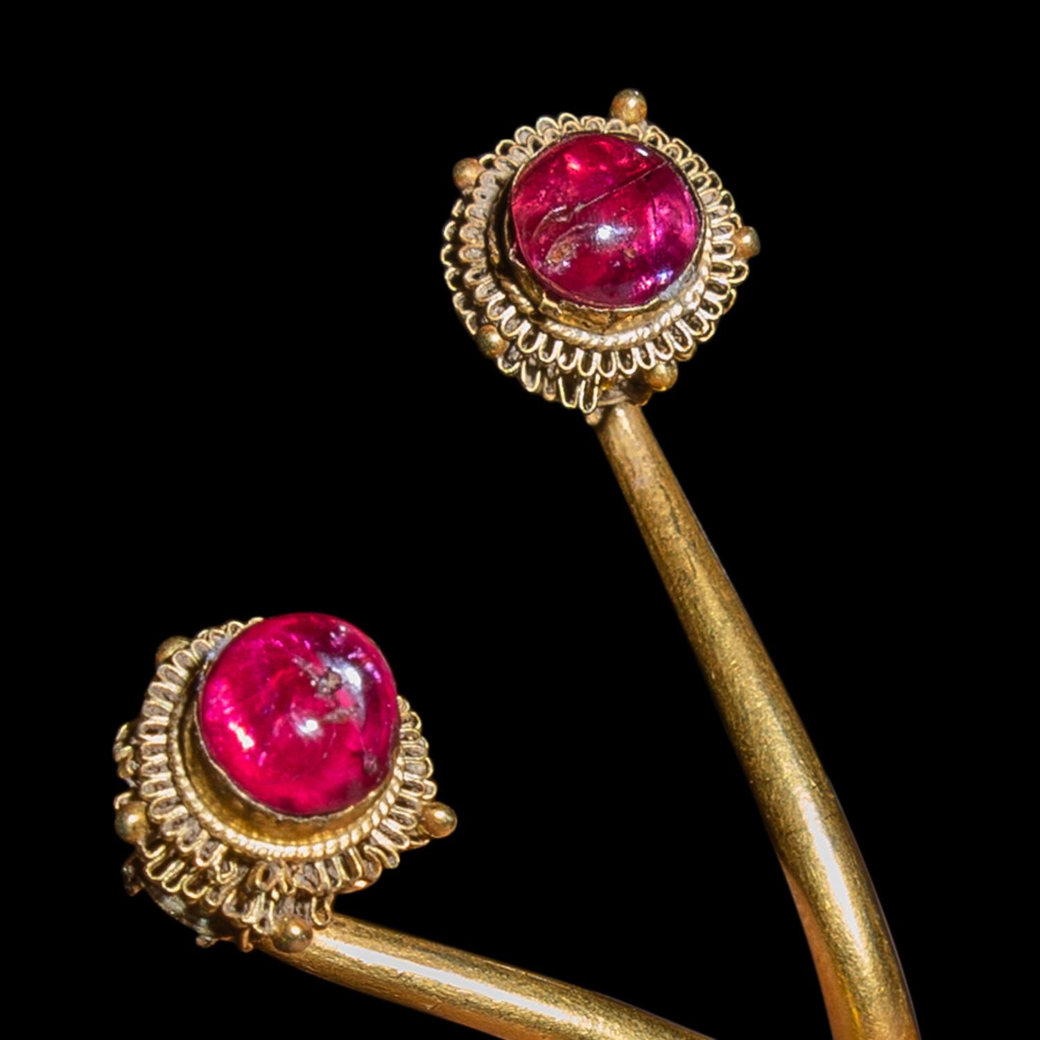 A Pair of Chinese Ruby Inset Gold 'Chrysanthemum' Earrings, Dingxiang, Ming Dynasty 明 金嵌寳花頭丁香一對