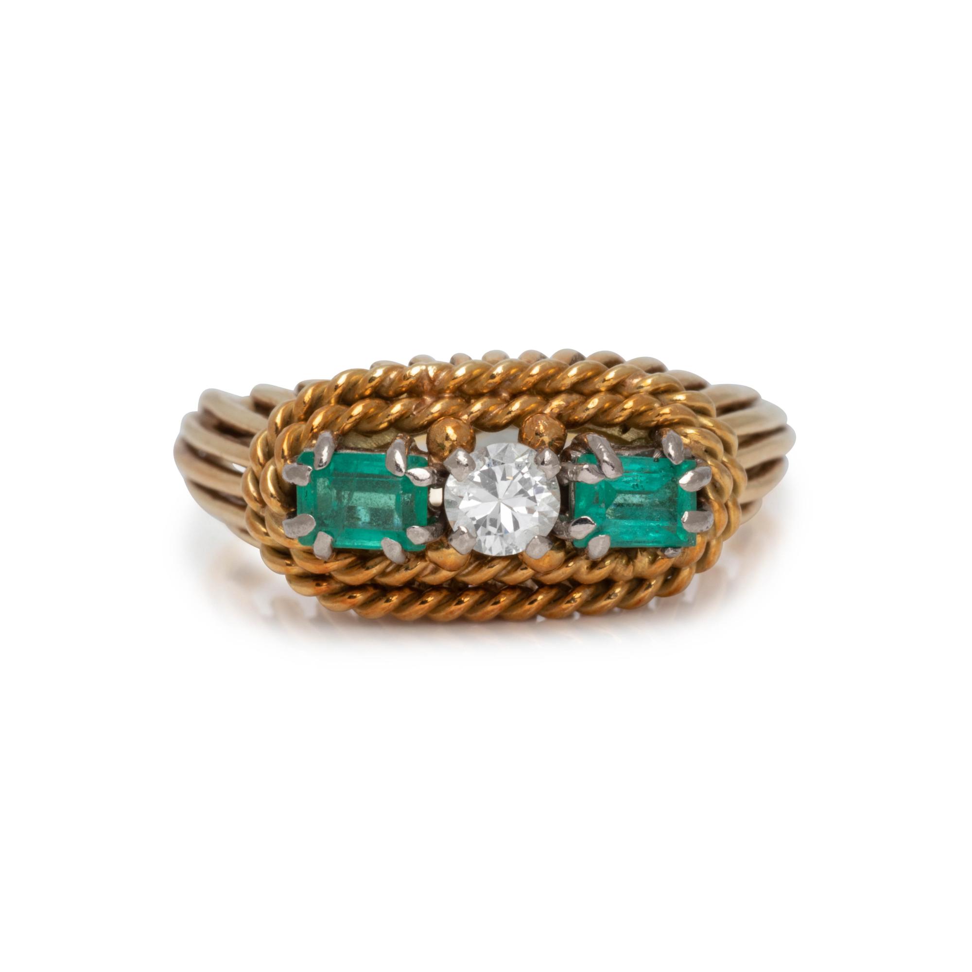 YELLOW GOLD, EMERALD AND DIAMOND RING