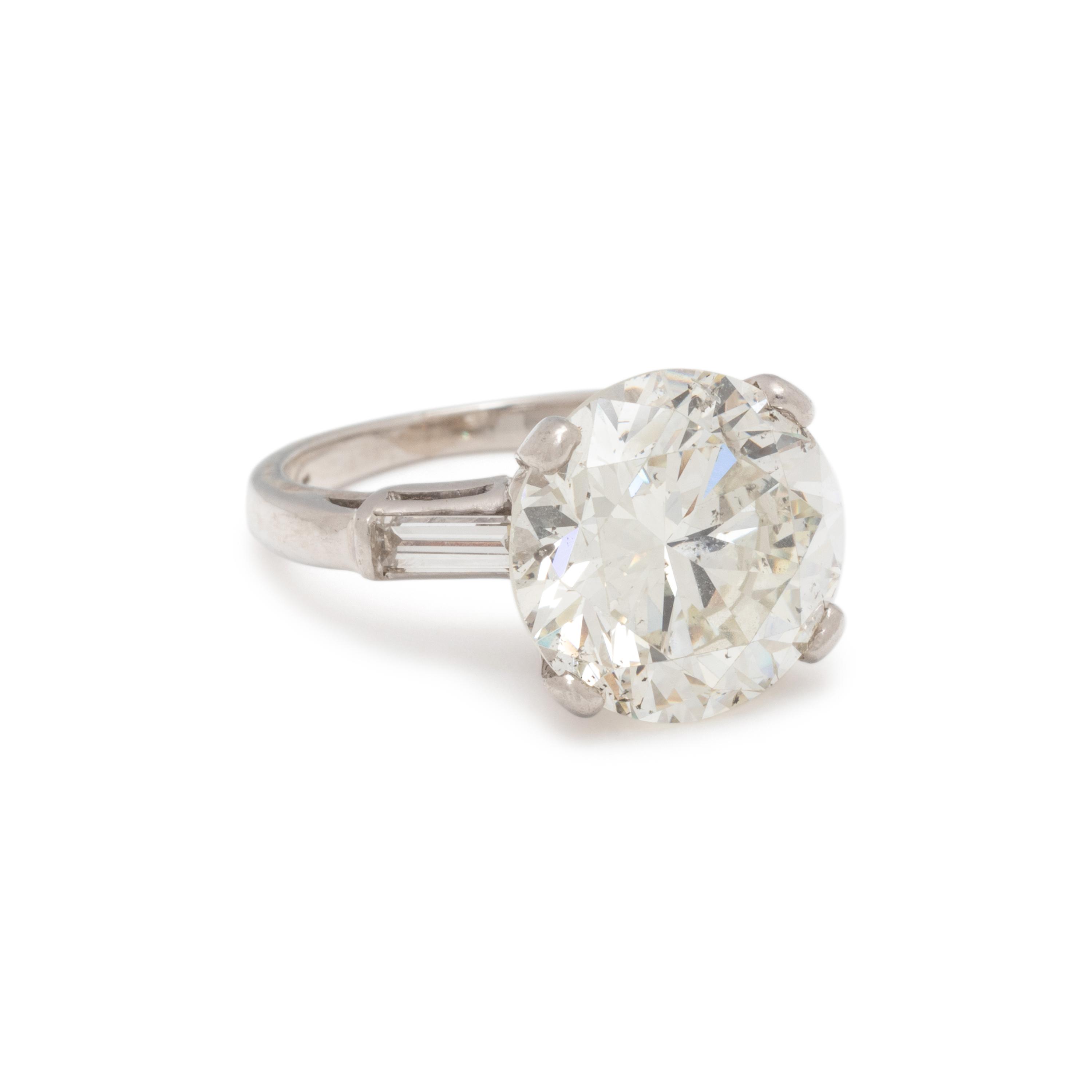 DIAMOND RING