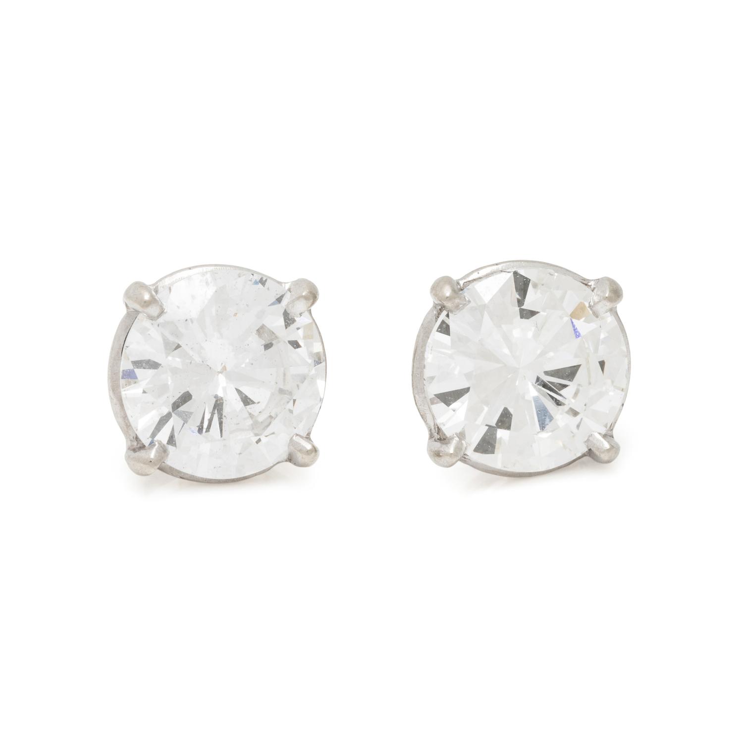 DIAMOND STUD EARRINGS