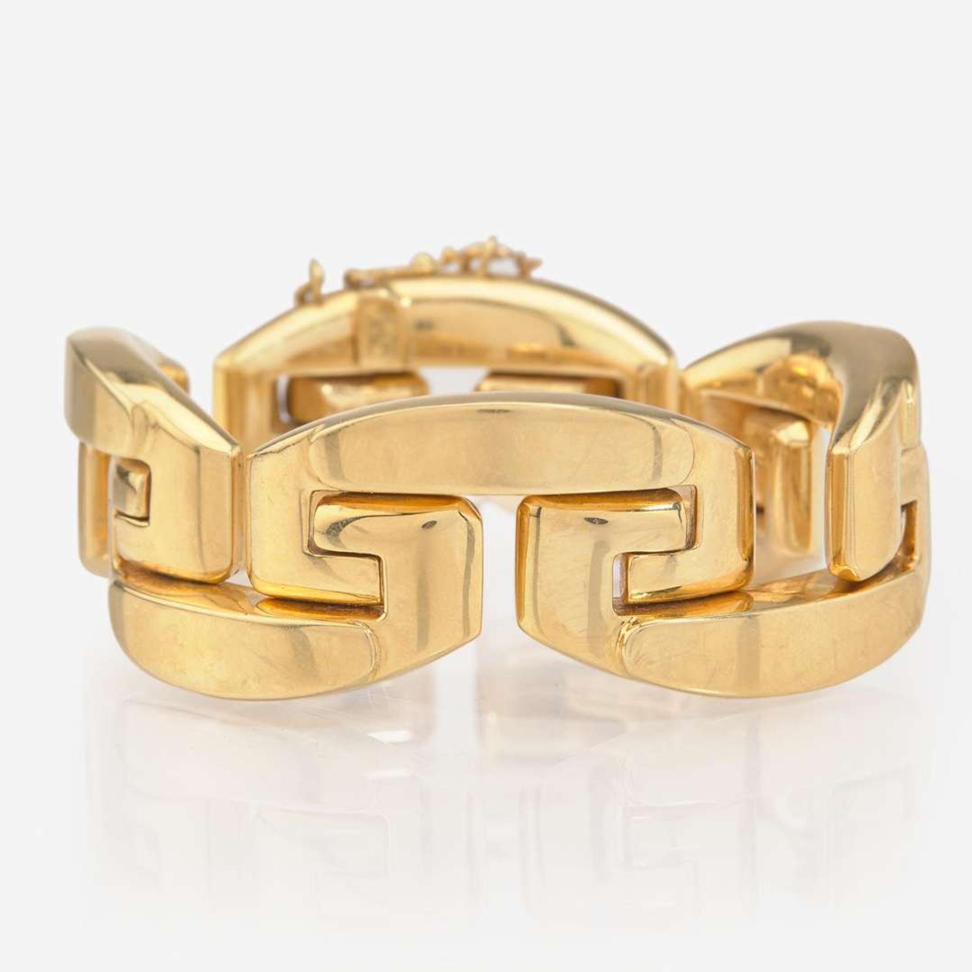 An 18K Yellow Gold Bracelet