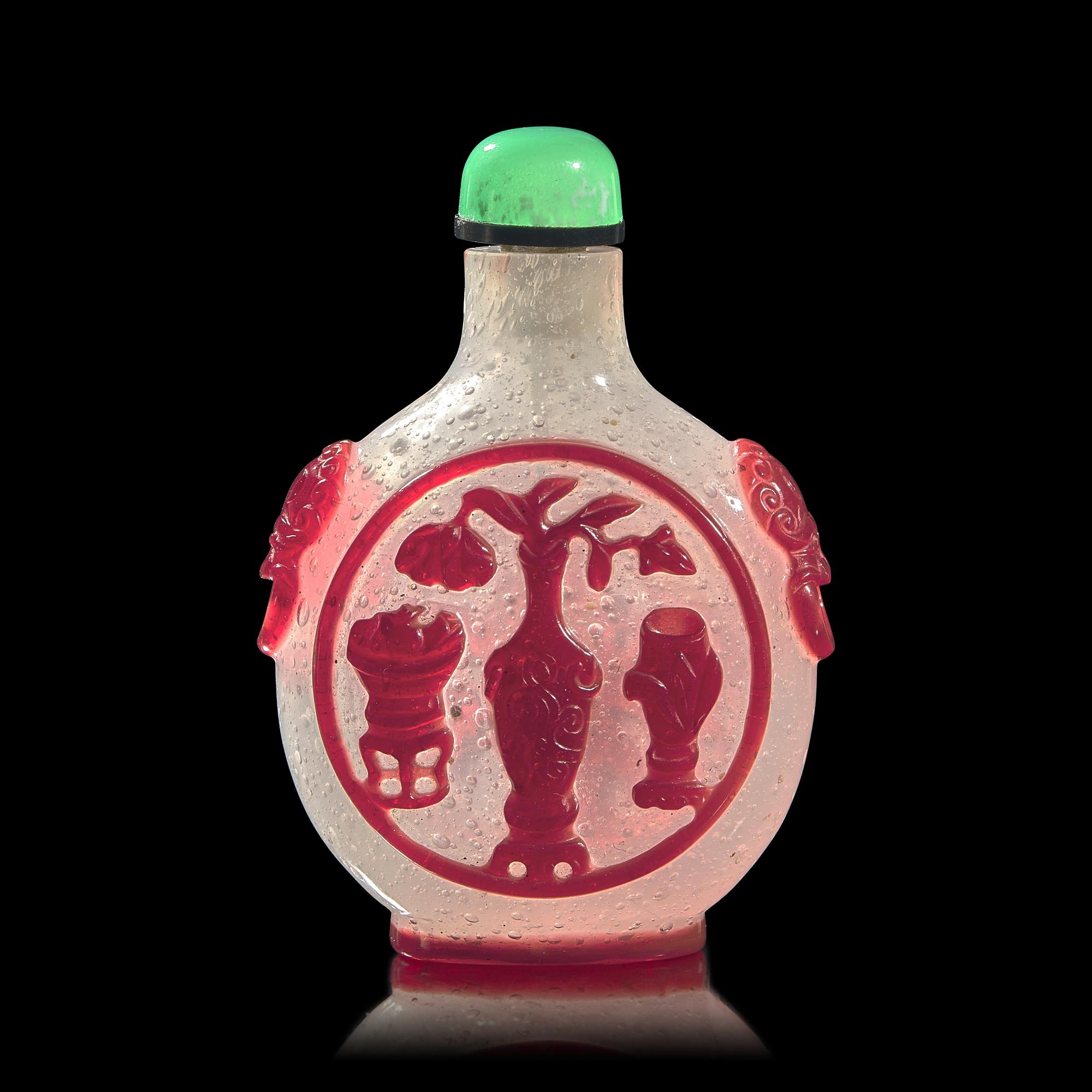 A Chinese Ruby Overlay Glass "Antiques" Snuff Bottle