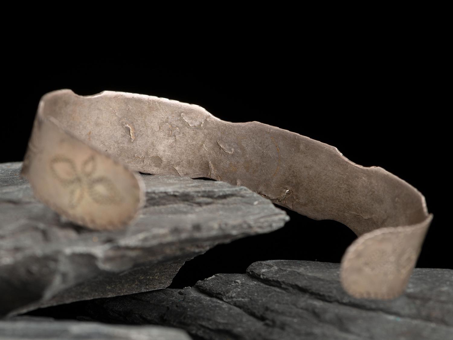 Navajo or Pueblo Rocker Engraved Ingot Cuff Bracelet