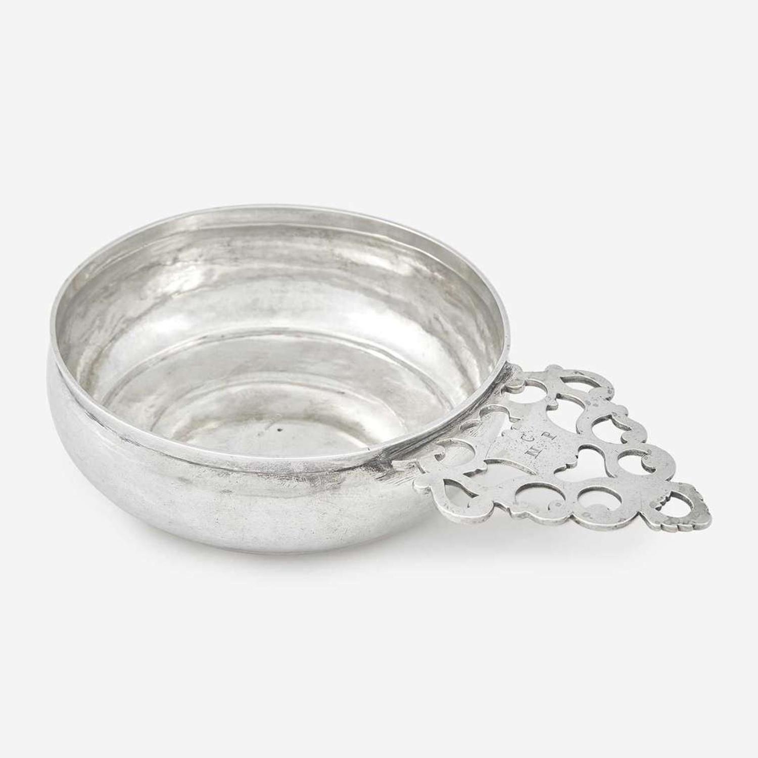 A silver porringer George Hanners (1696-1740), Sr., Boston, MA, circa 1720