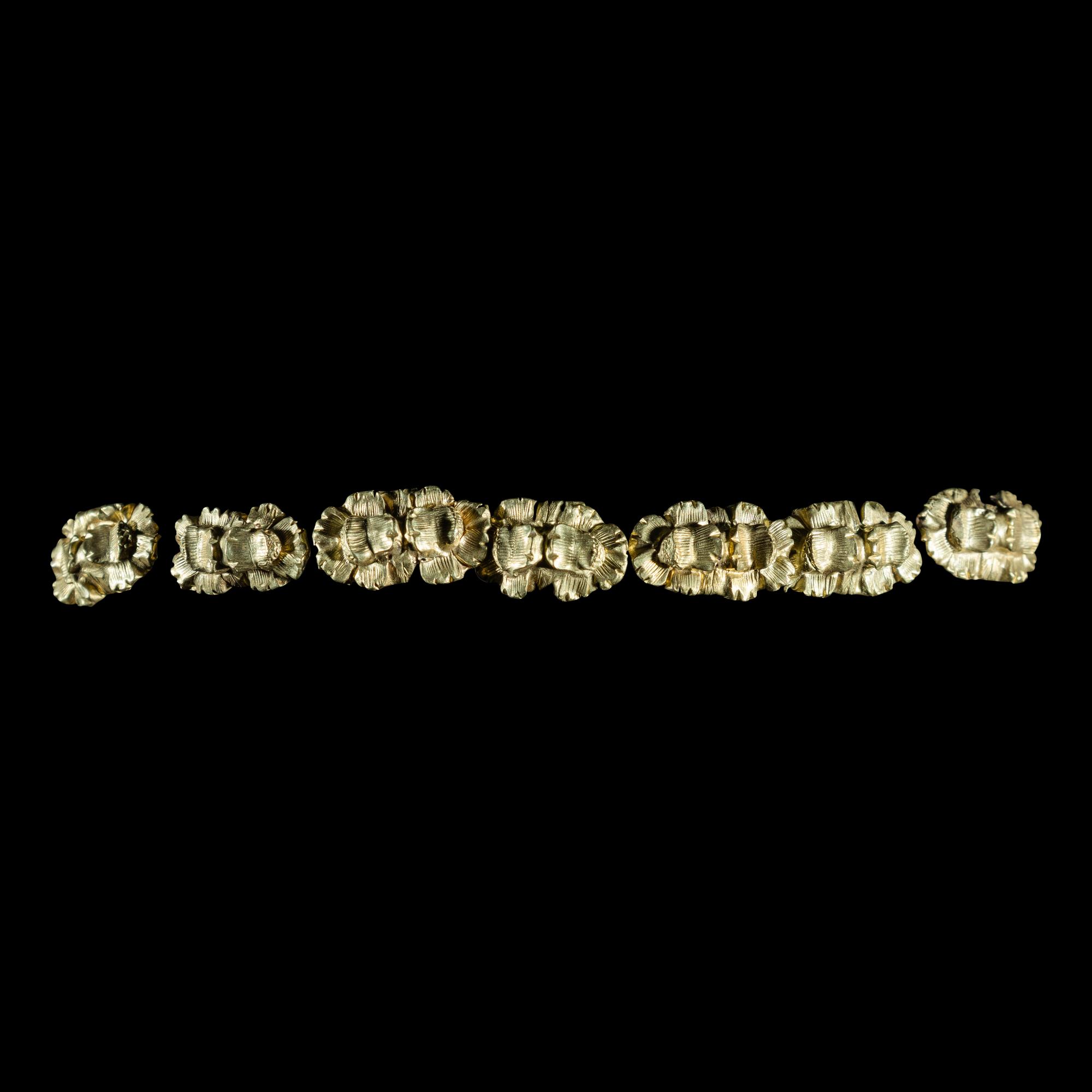 A Chinese Parcel Gilt Silver 'Peony' Hairpin, Chai, Song Dynasty 宋 金裹頭連七式花頭銀釵