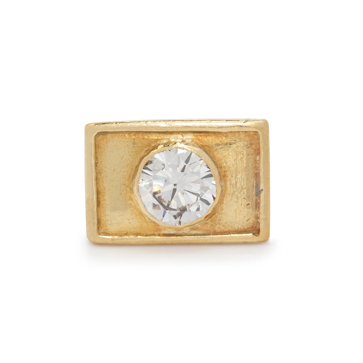 YELLOW GOLD AND DIAMOND RING