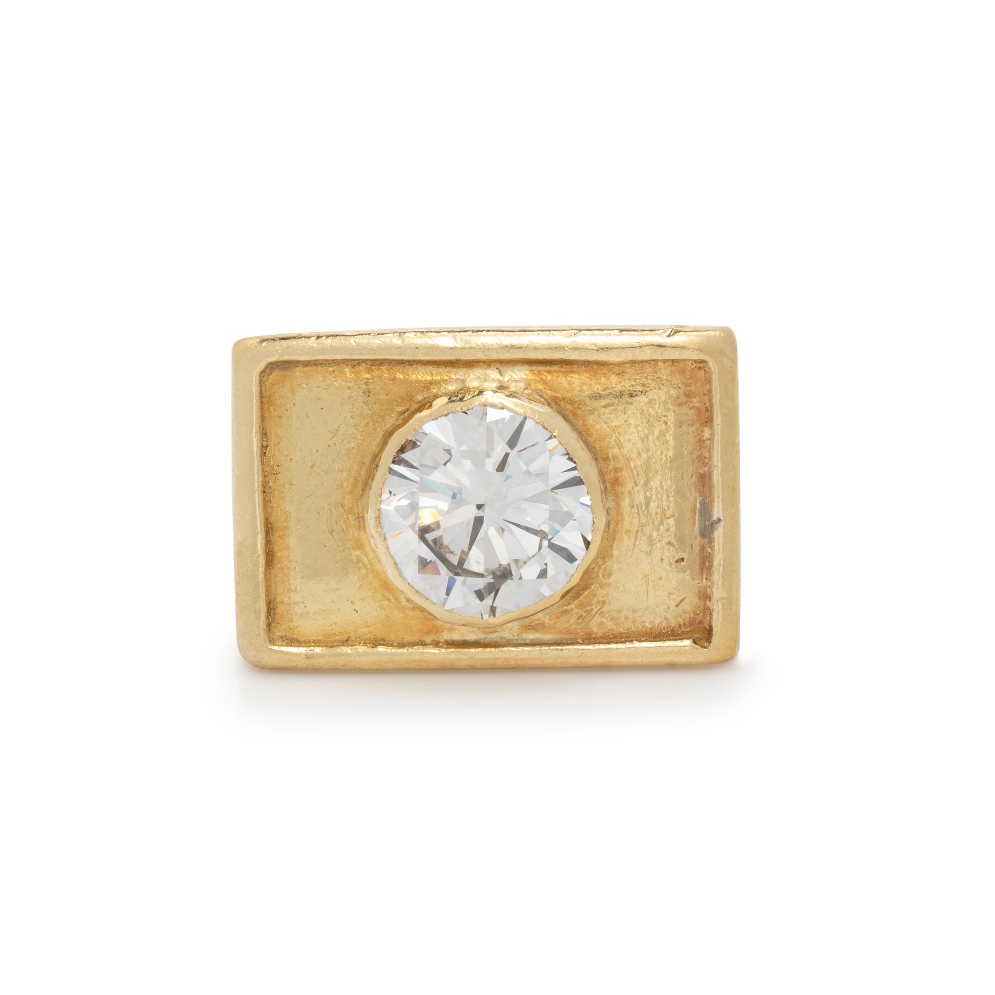 YELLOW GOLD AND DIAMOND RING