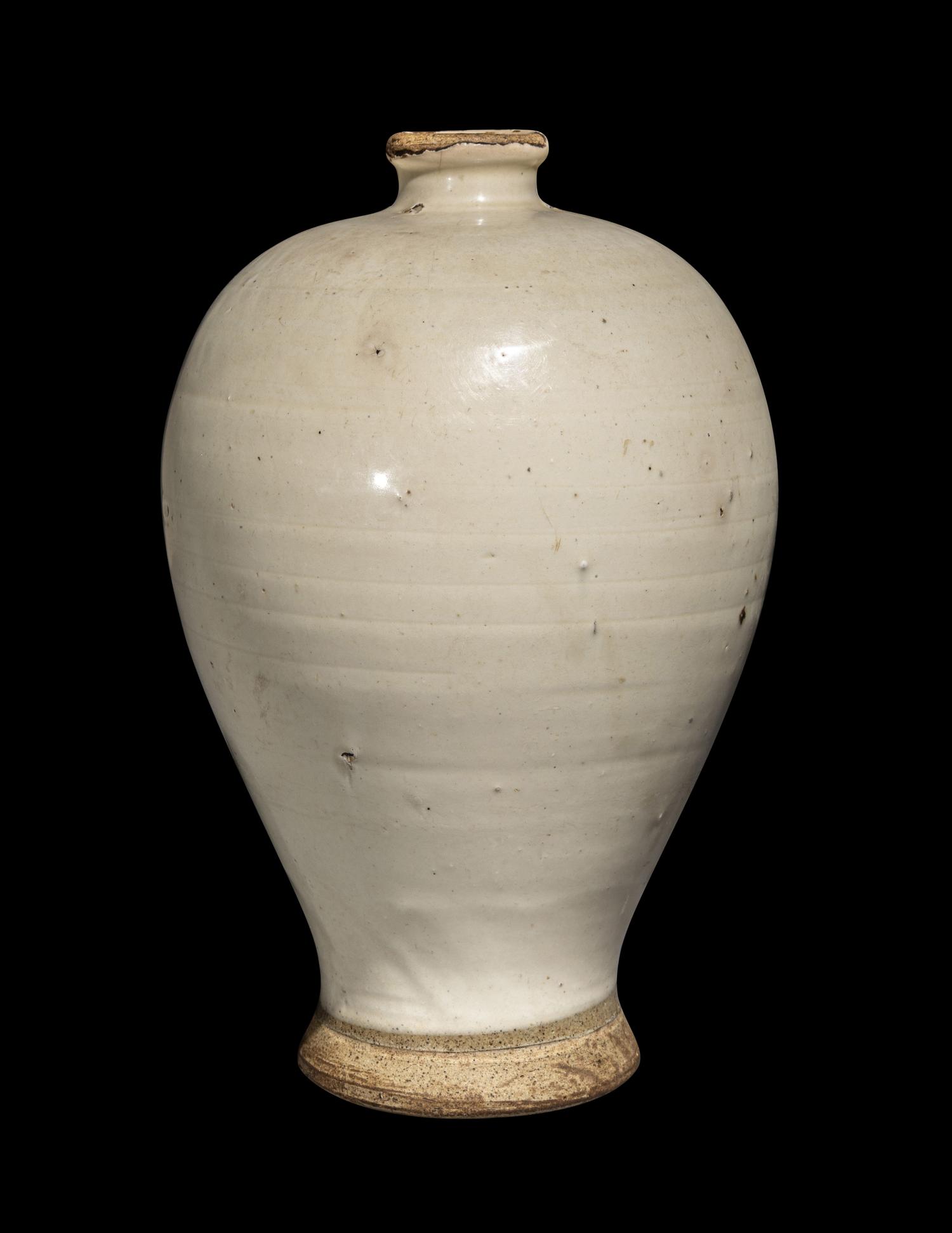 A Chinese White Glazed Porcelain Jar