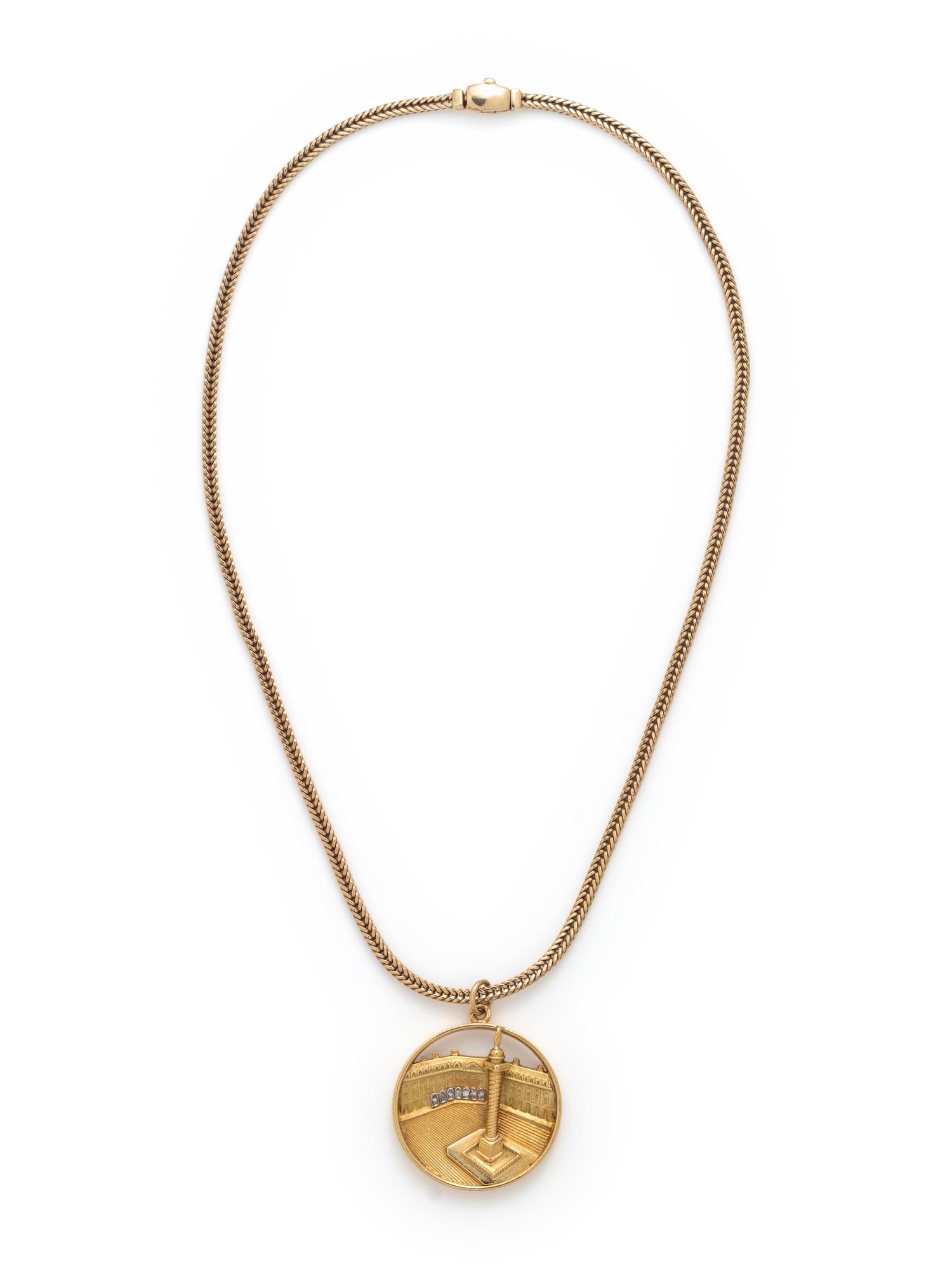 VAN CLEEF & ARPELS, YELLOW GOLD AND DIAMOND PENDANT