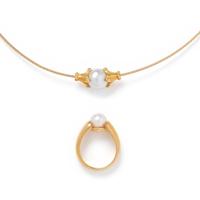 COLLECTION OF YELLOW GOLD AND CULTURED PEARL JEWELRY