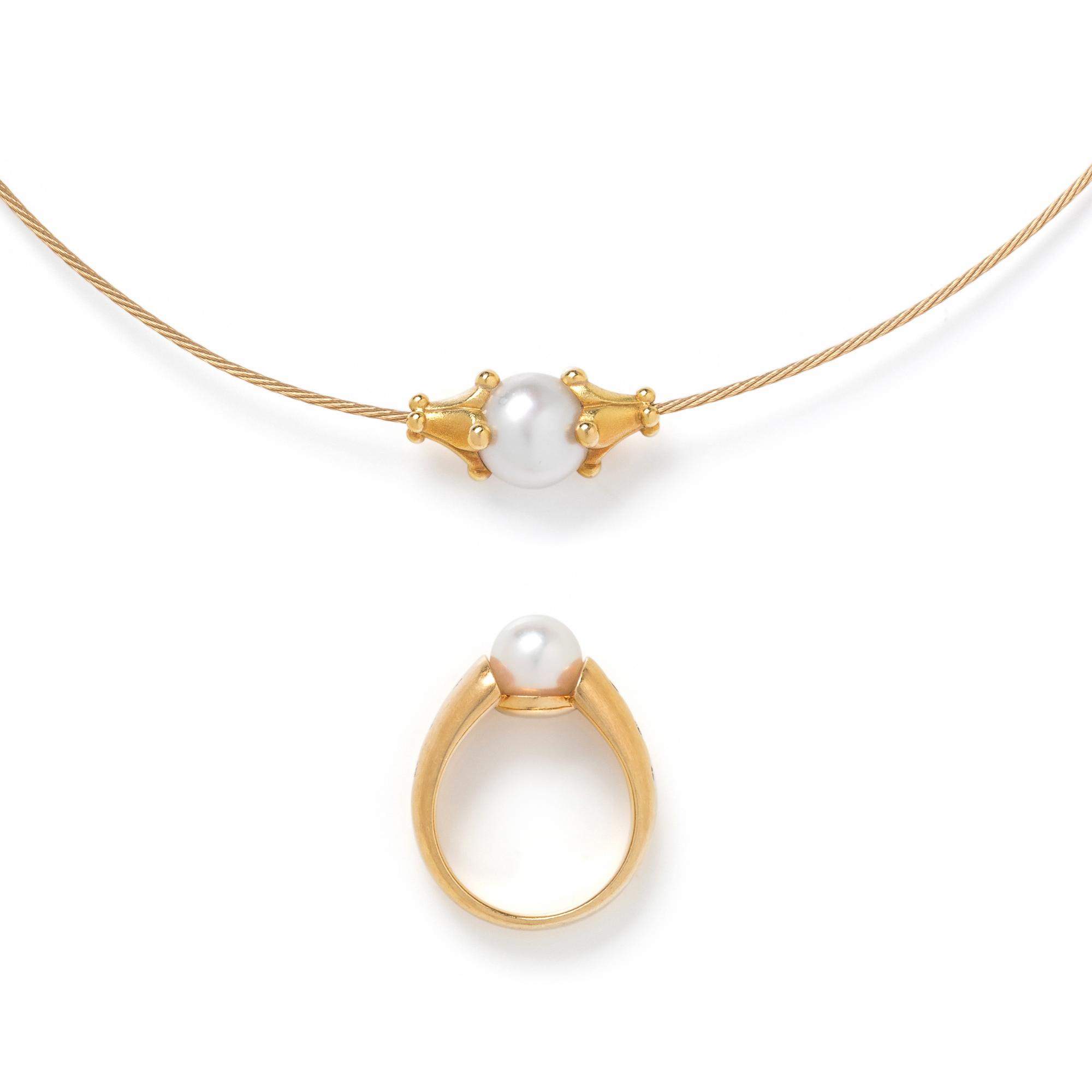 COLLECTION OF YELLOW GOLD AND CULTURED PEARL JEWELRY