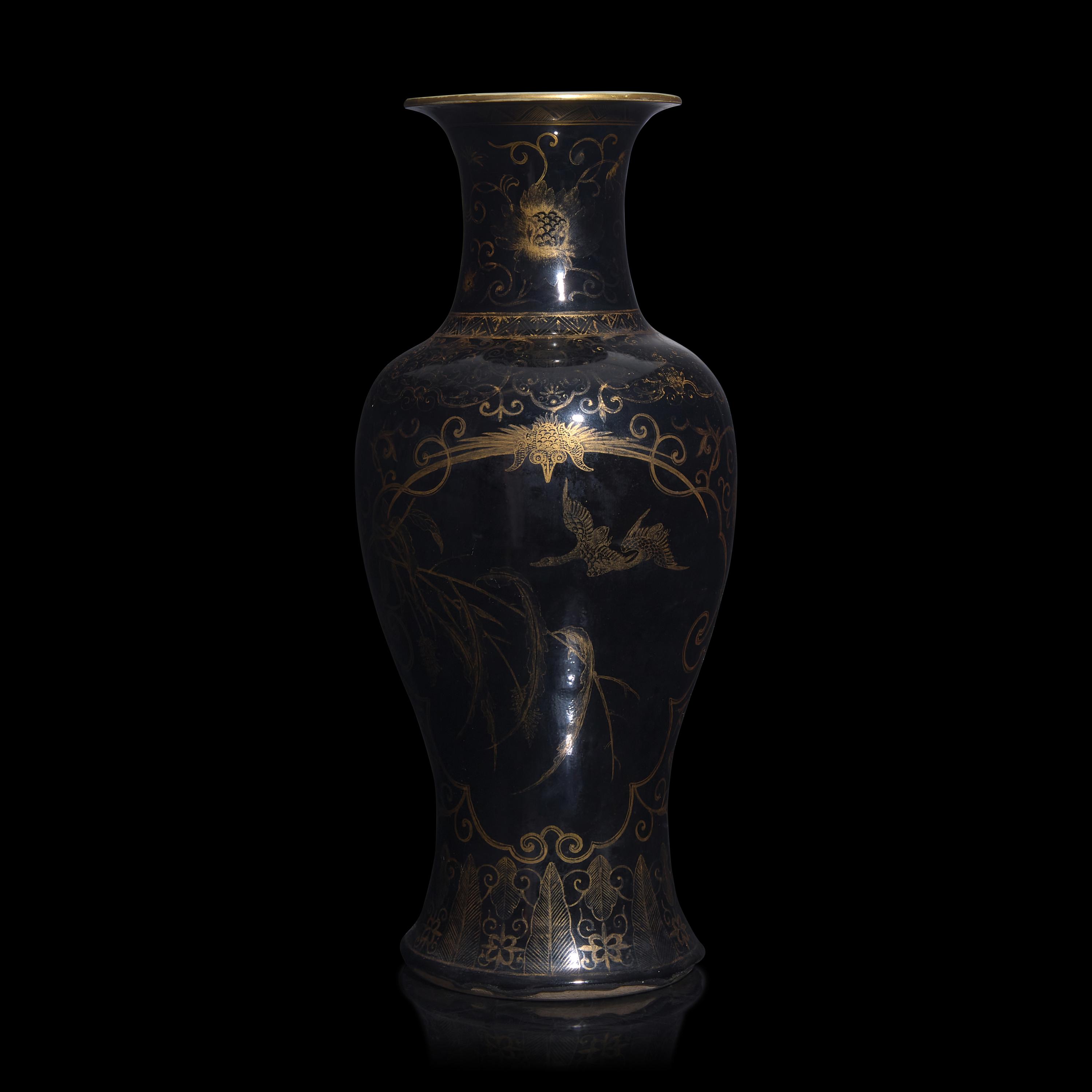 A Chinese Gilt-Decorated "Mirror-Black" Baluster Vase, Late Qing to Republic Period 晚清民國 黑地鎏金賞瓶一件
