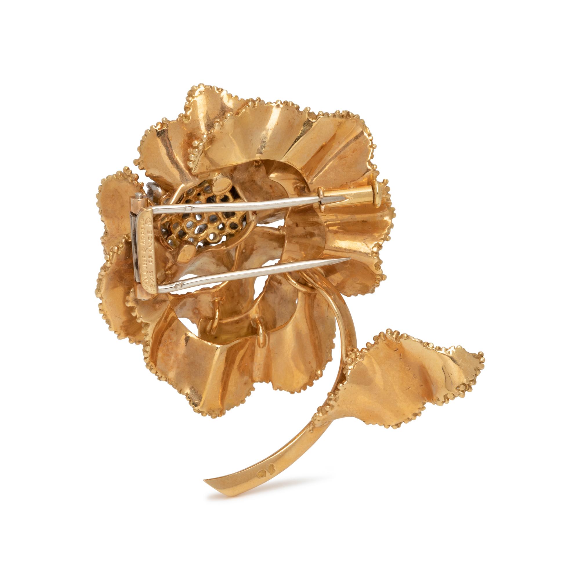 VAN CLEEF & ARPELS, YELLOW GOLD AND DIAMOND FLOWER BROOCH