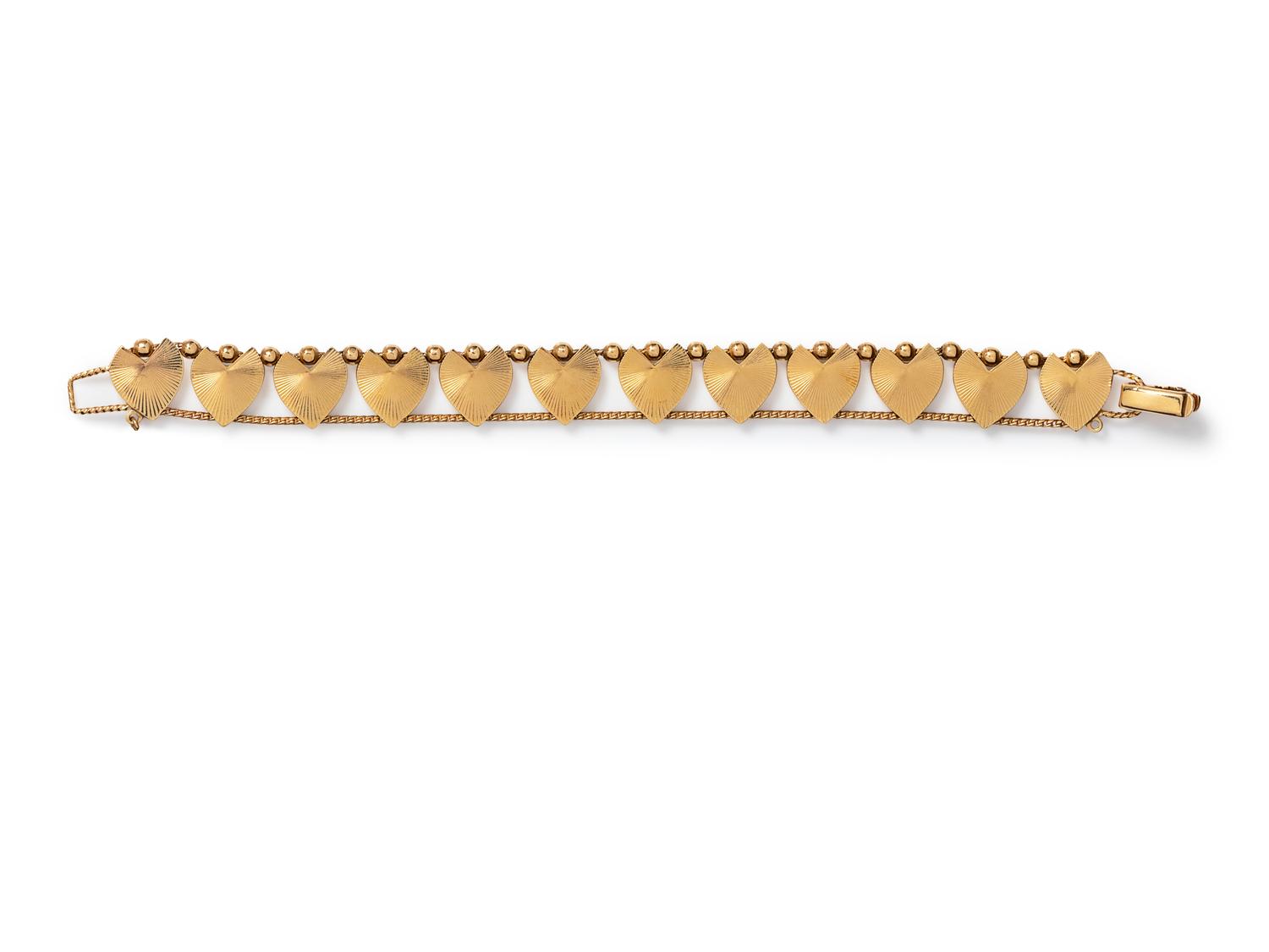 A Retro 14 Karat Yellow Gold Heart Motif Demi-Parure,