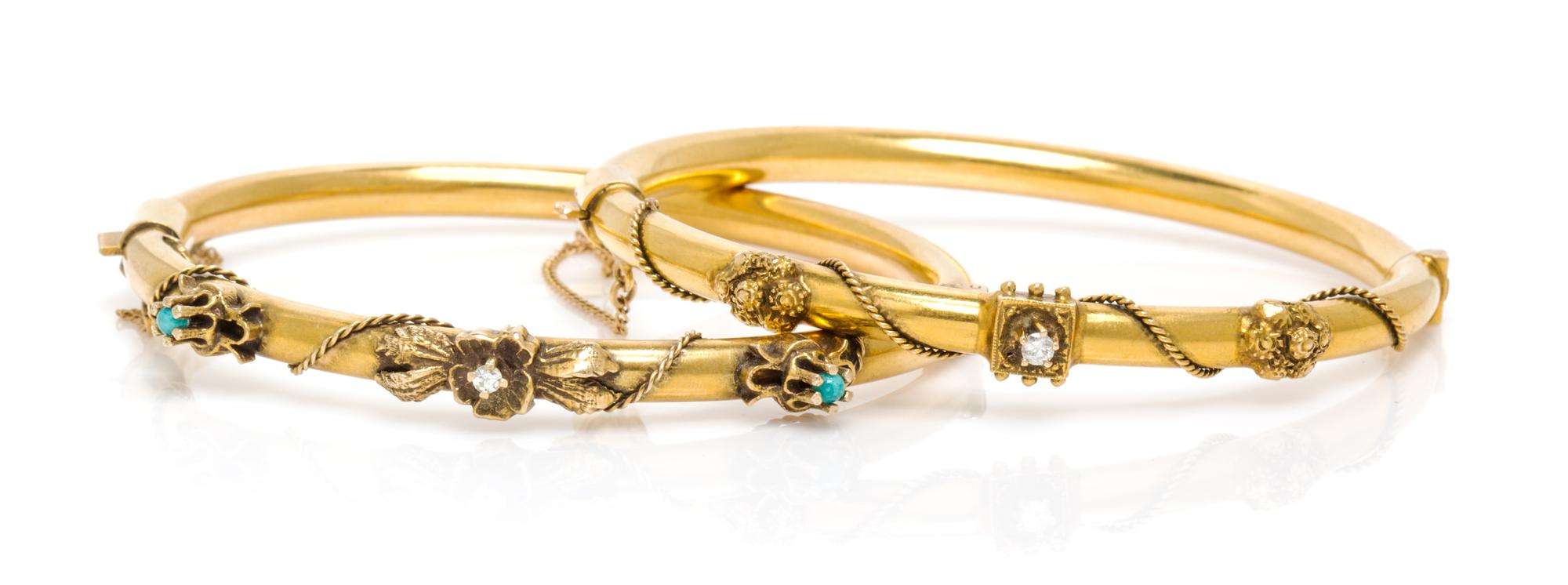 A Pair of Vintage Yellow Gold Bangle Bracelets, 16.30 dwts.