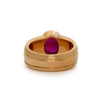 THOMAS LEYSER, YELLOW GOLD AND RUBY RING