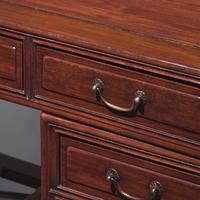 A Chinese Hardwood Double Pedestal Desk, 20th Century 二十世紀 硬木冰梅紋書桌