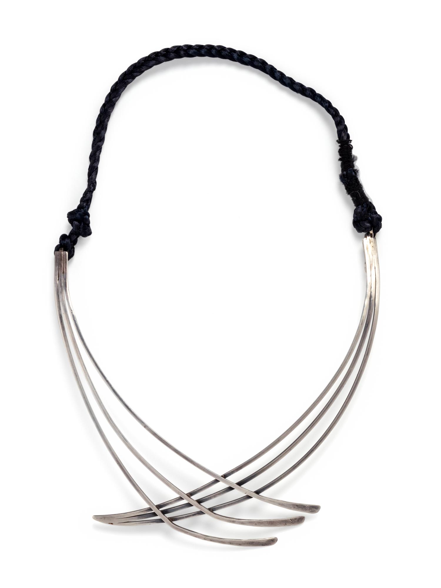 BETTY COOKE, MODERNIST, STERLING SILVER COLLAR NECKLACE