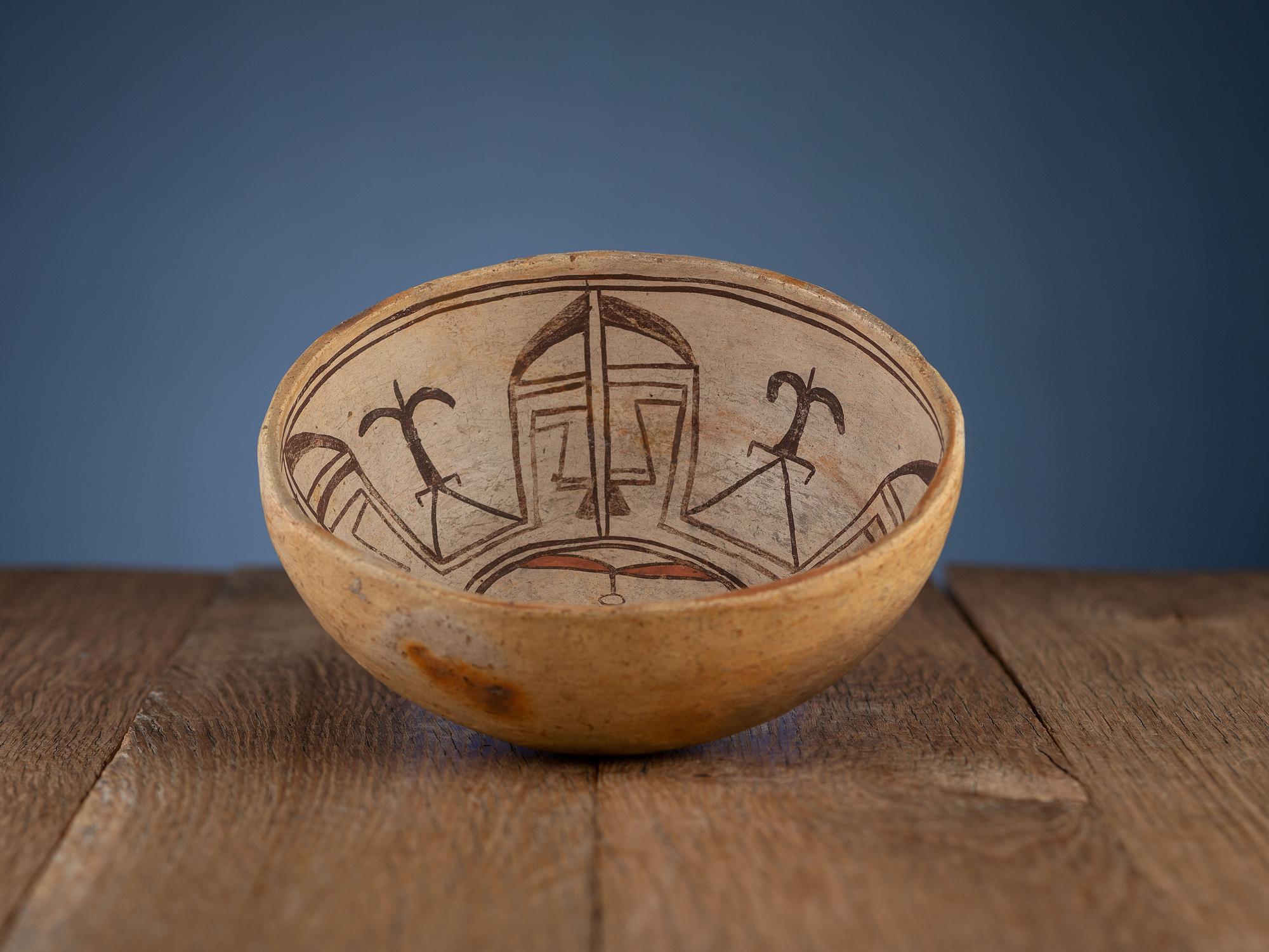 Polacca Pottery Bowl, with Pahlik Mana
