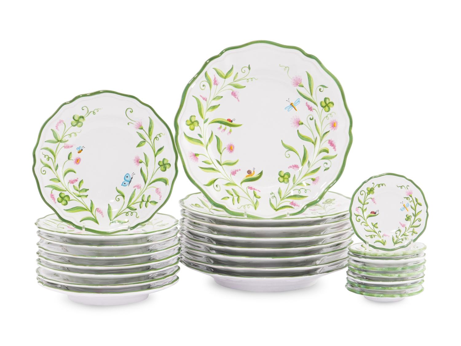 A Vio’s Faience Dinner Service