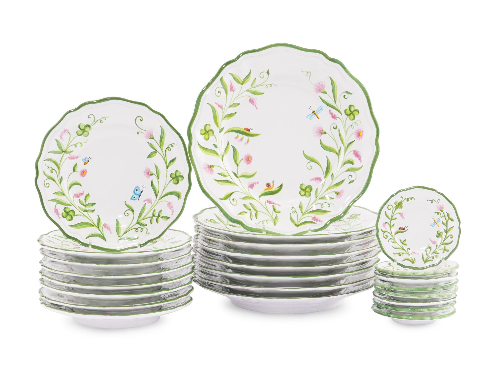A Vio’s Faience Dinner Service