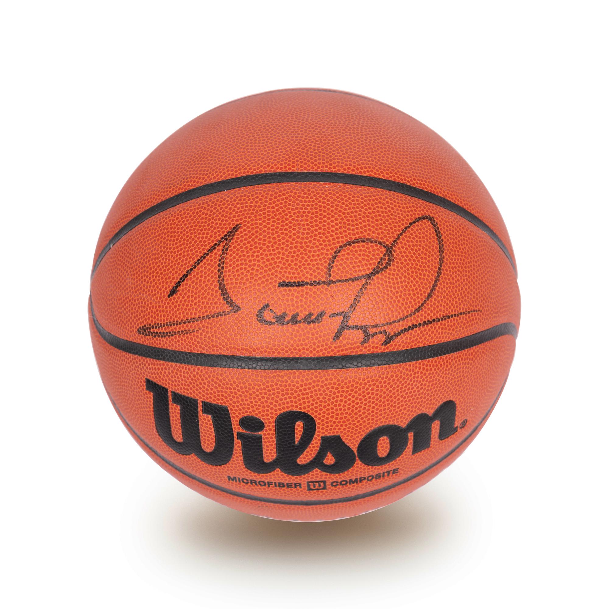 A Scottie Pippen Signed Autograph Wilson Basketball (Beckett Authentication Services BAS Certified),