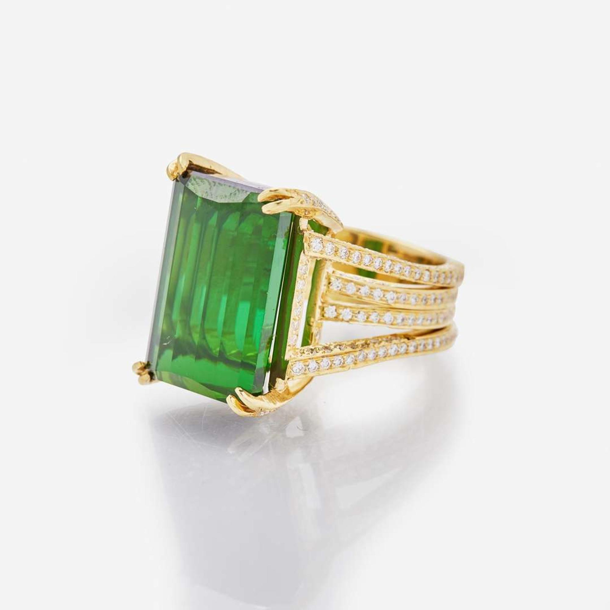 An 18K Yellow Gold, Green Tourmaline, and Diamond Ring