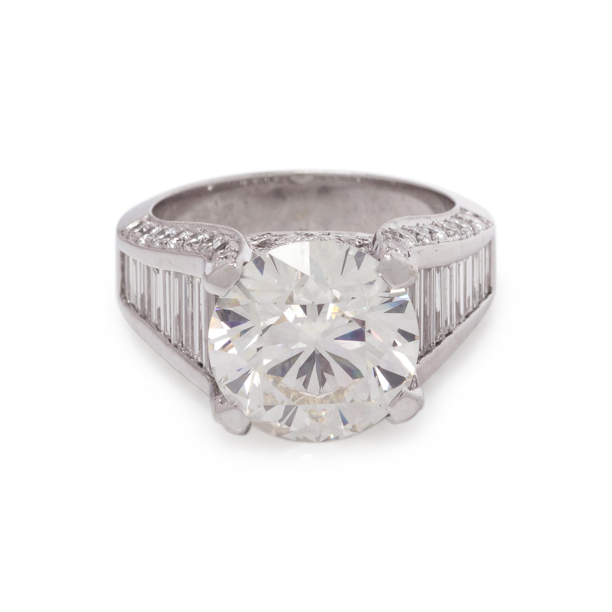 DIAMOND RING