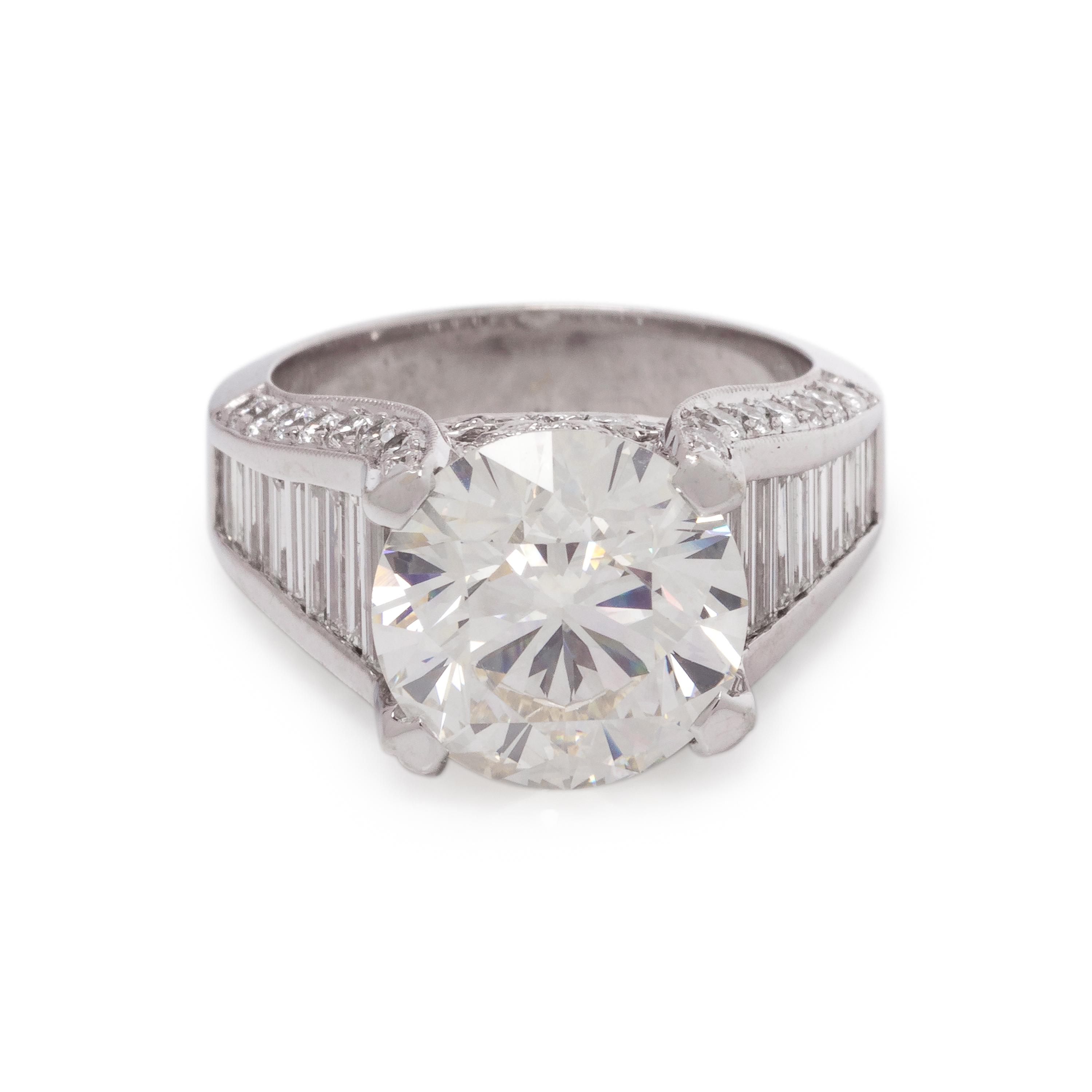 DIAMOND RING