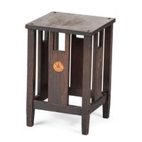 A Lakeside Craft Shop Tabouret