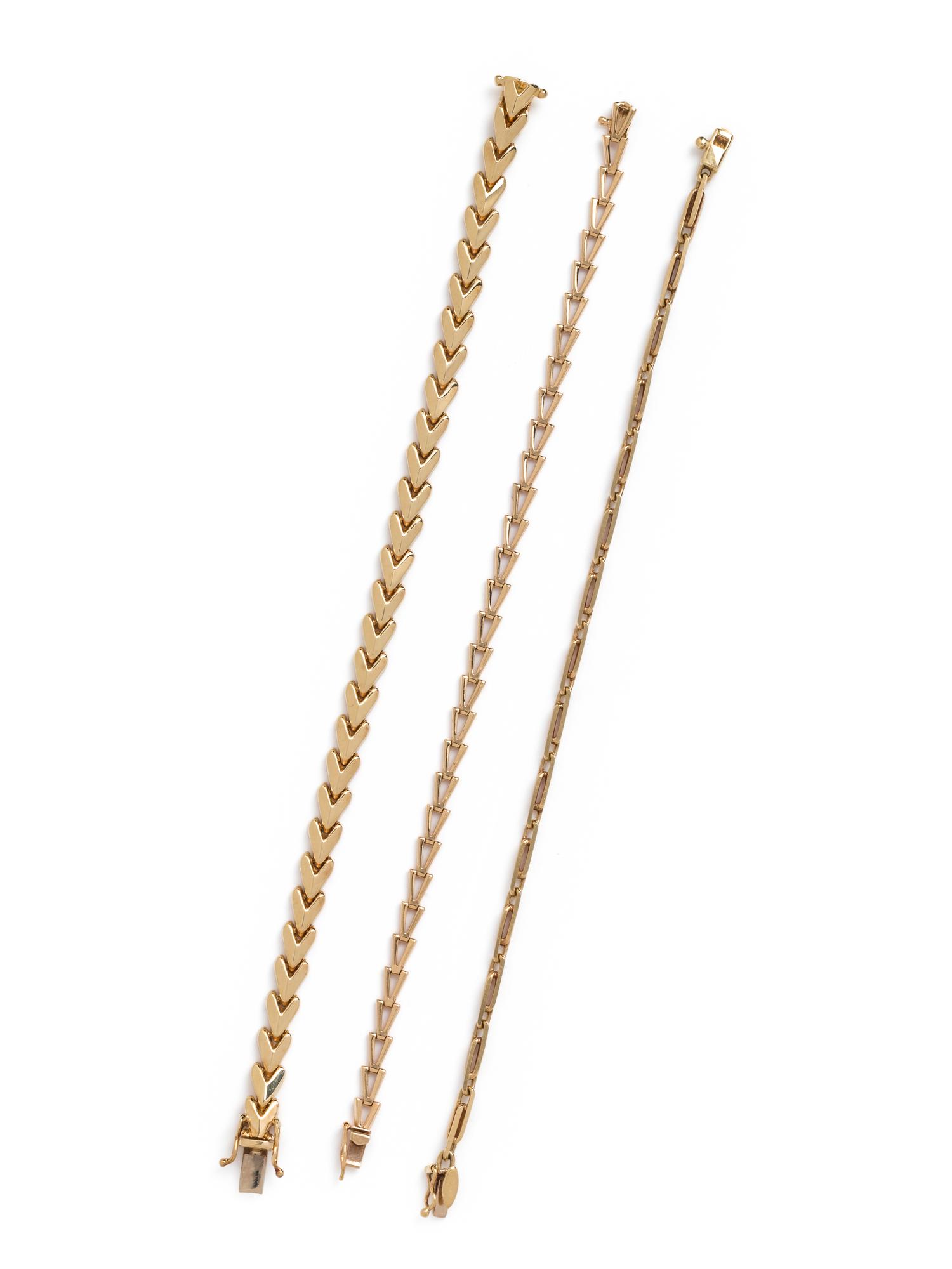 COLLECTION OF YELLOW GOLD BRACELETS