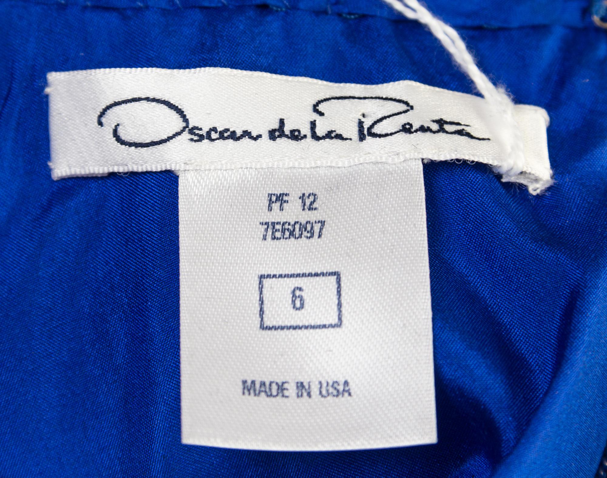 An Oscar de la Renta Blue Silk Pleated Dress, Size: 6.